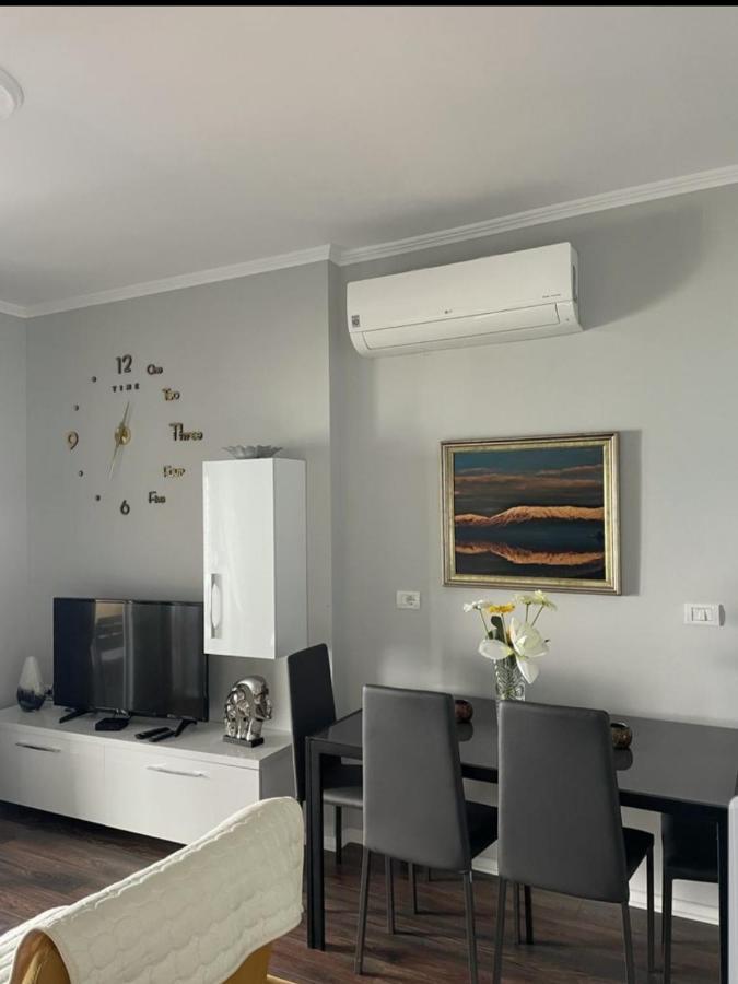 Kelvi'S Apartment Pogradec Exteriér fotografie